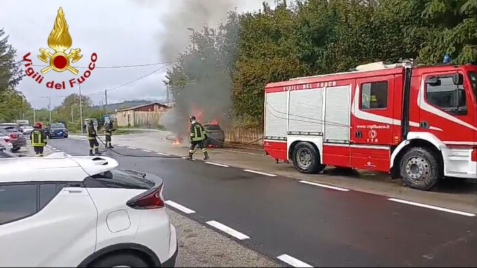 3979f971-5afb-4fb6-b0e6-c0d870a1e96d Montefredane, auto a GPL prende fuoco in via Arcella